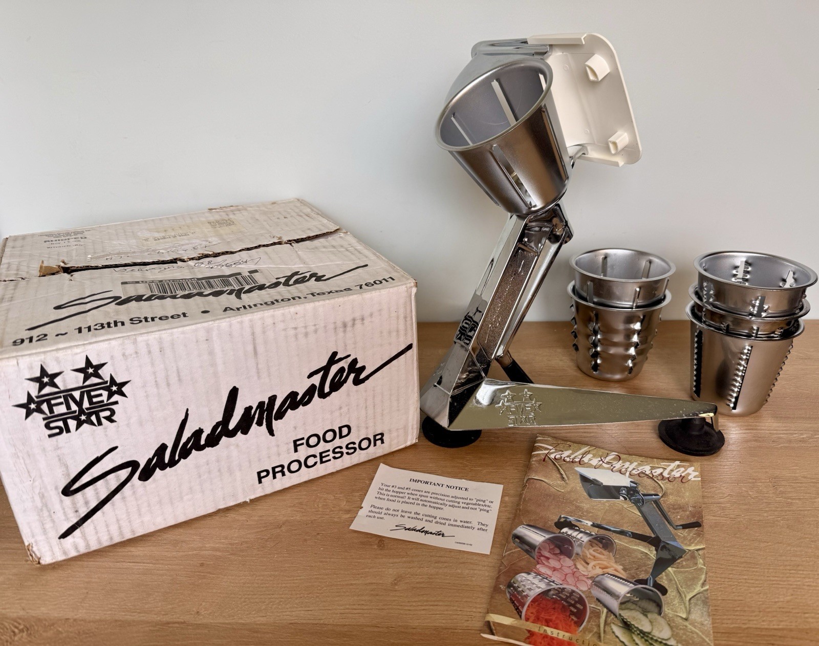 Saladmaster V Machine Food Processor Food Slicer Shredder 6 Cutters & BOX/manual