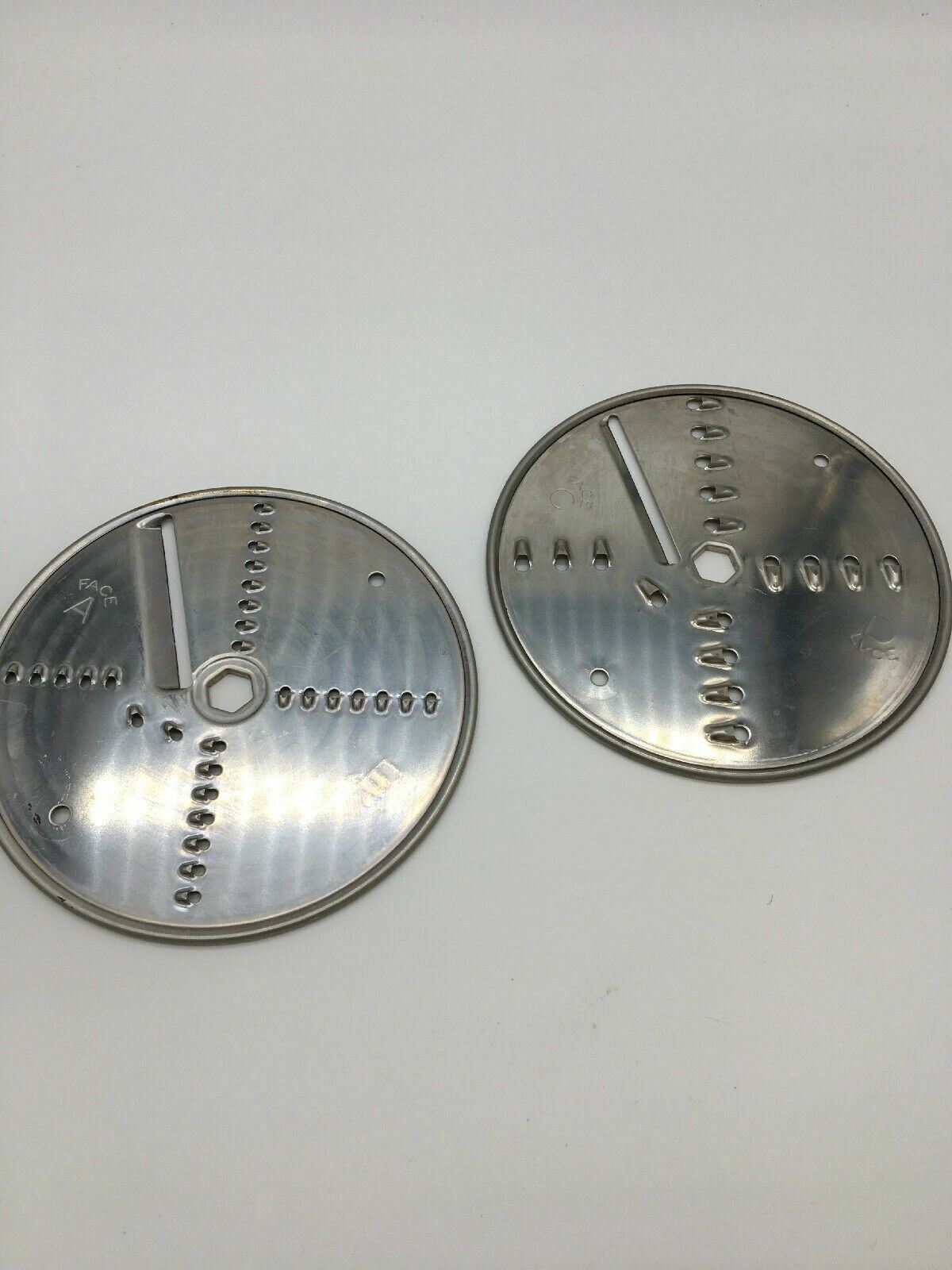 VTG LA MACHINE MOULINEX 354 Food Processor Shredder Disks Pair of 2 Parts