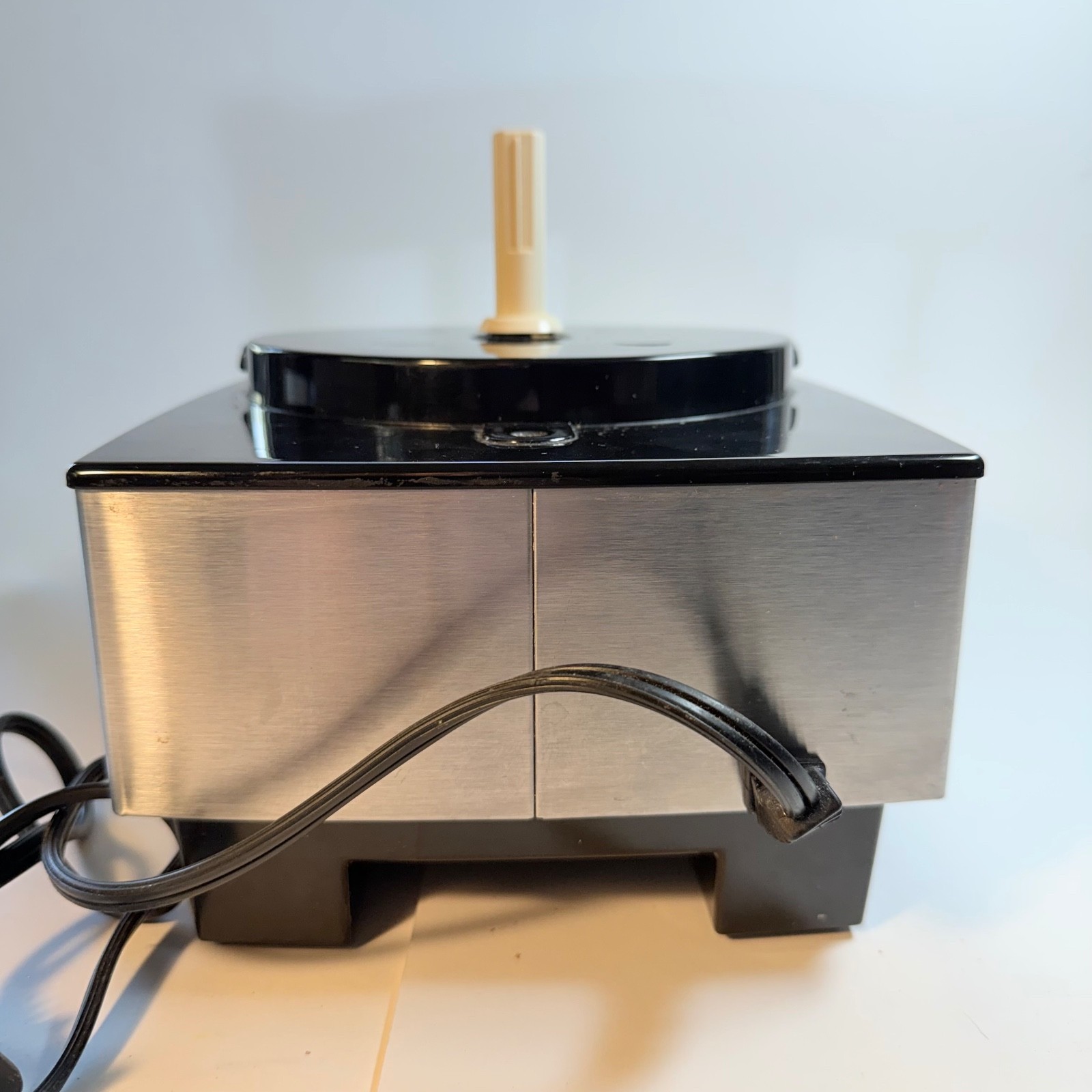 Cuisinart Custom Pro 11 Food Processor Base DLC-8S 11 Cup Motor Unit