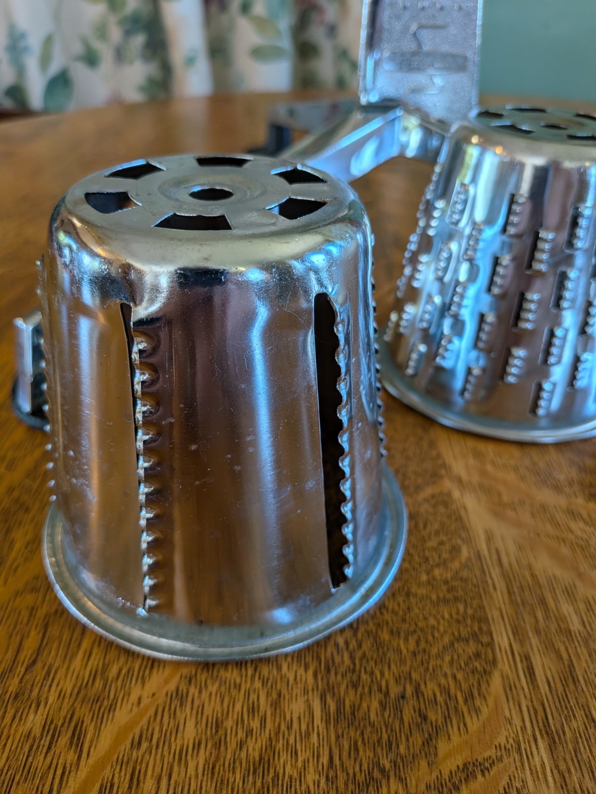Vtg Saladmaster Five Star Food Processor Chopper Shredder 2 Cones + 1 Bent Read
