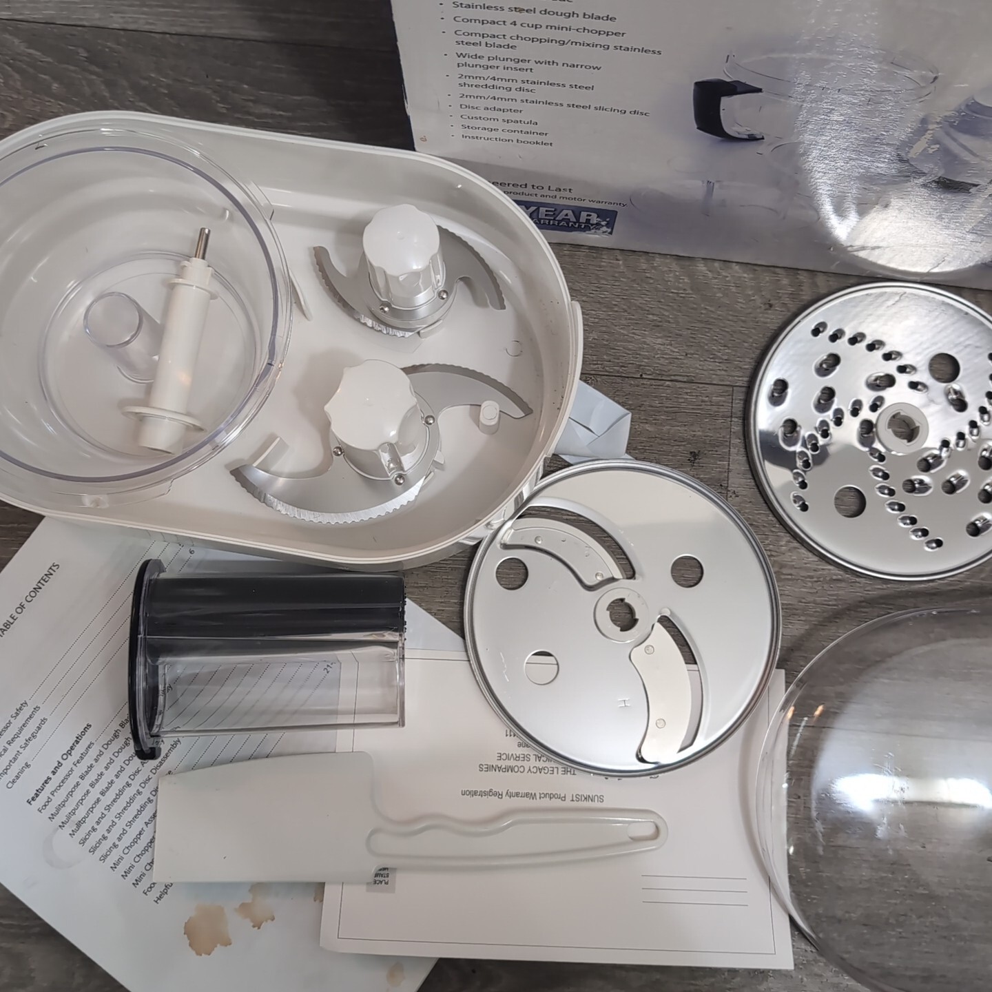Sunkist FoodPro FP2000 Premier Food Processor With Accessories Great Working Con