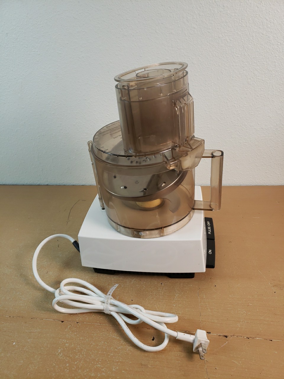 Vintage Cuisinart DLC-7 Super Pro Food Processor Works Great (Stress Fracture)