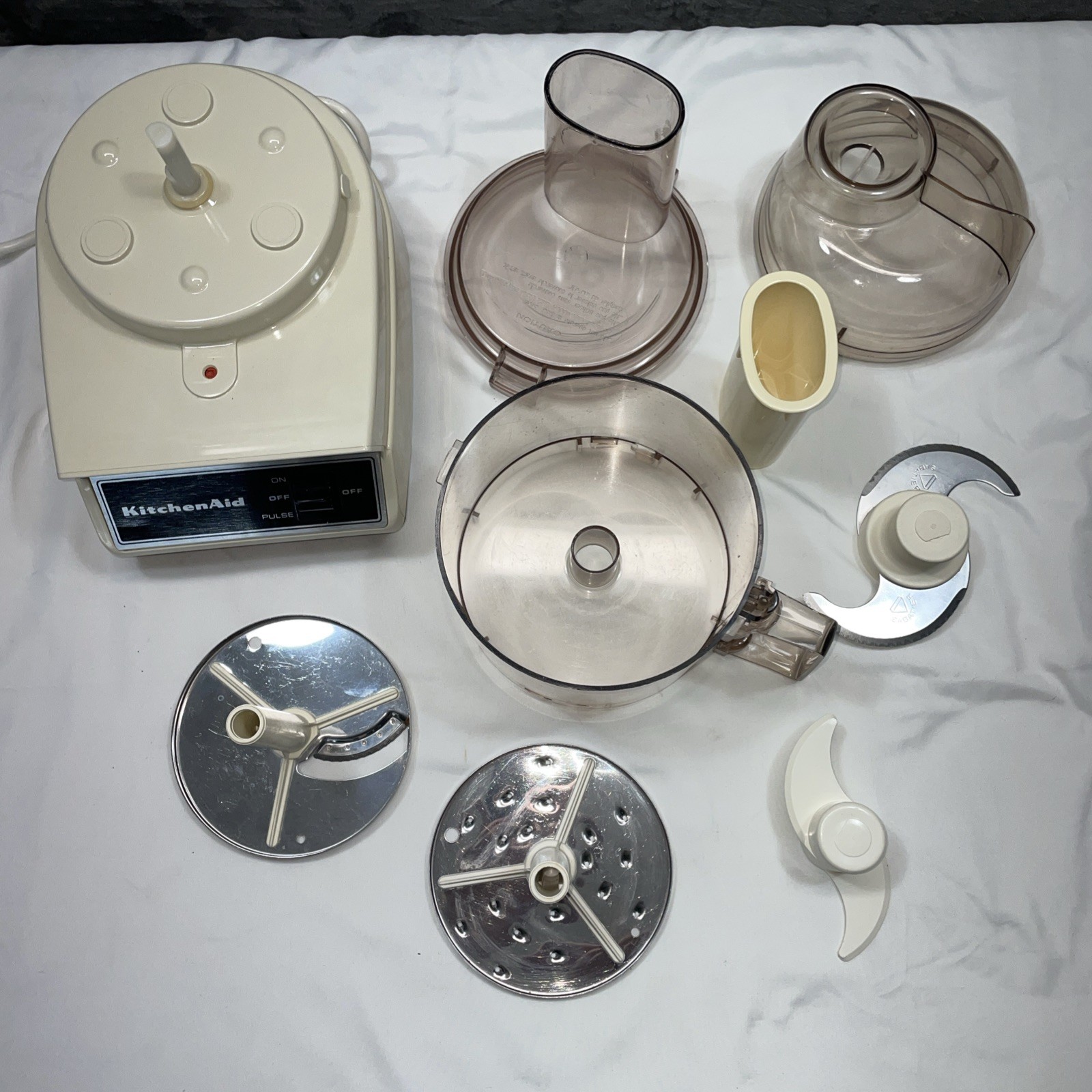 Vintage KITCHEN-AID FOOD PROCESSOR KFP 400 Tested (see Video) 9 Pieces