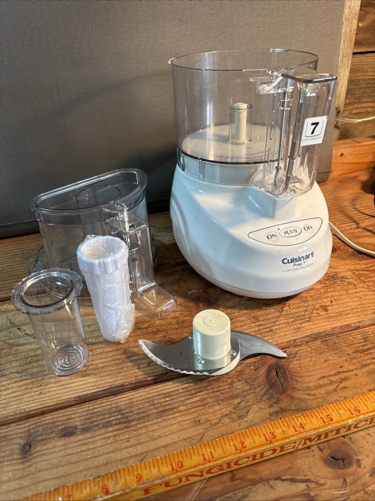 Cuisinart DLC-2007N Prep 7 Premier Series 7-Cup Food Processor Accessories Slice