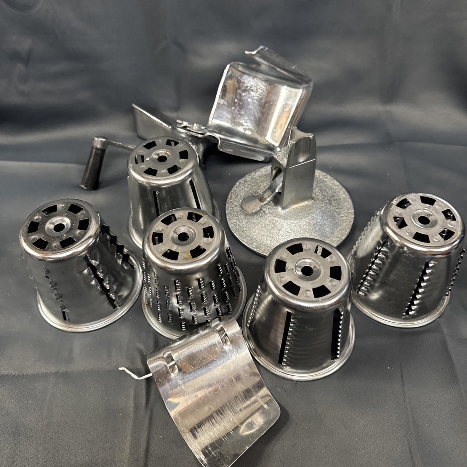 Vintage – King Kutter Food & Vegetable Cutter – Manual Food Processor w/ 5 Cones